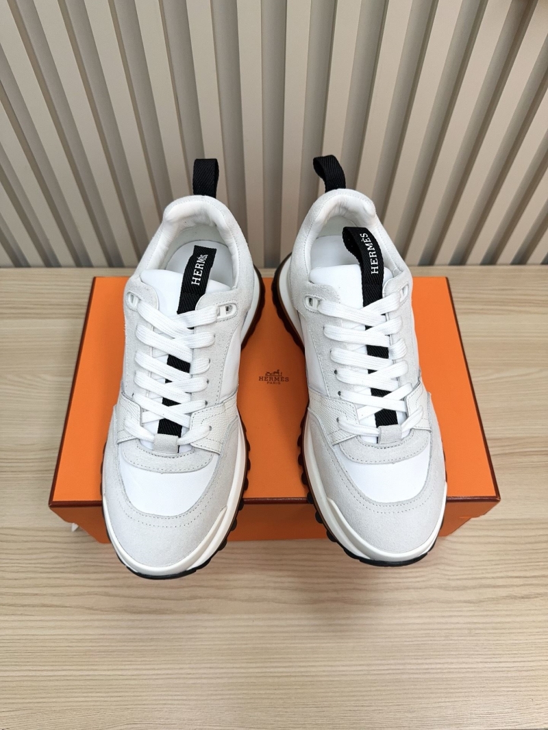 H**me5 sneaker